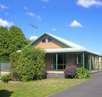 Black Dolphin Seaside Cottage - Tourism Canberra
