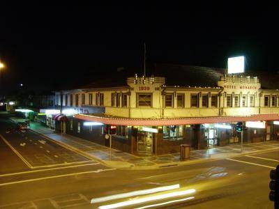 Monarch Motel Hotel - Tourism Canberra 4