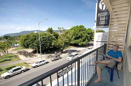 Global Backpackers - Tourism Canberra 1