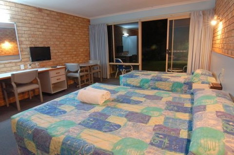 Sunshine Coast Motor Lodge - Tourism Canberra 1