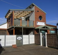 Black Dolphin Townhouse and Apartment - Tourism Canberra