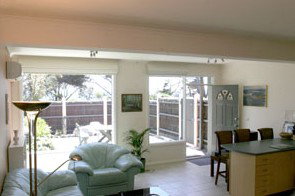 Black Dolphin Townhouse And Apartment - Tourism Canberra 2