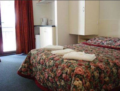 Linwood Lodge Motel - Tourism Canberra 0
