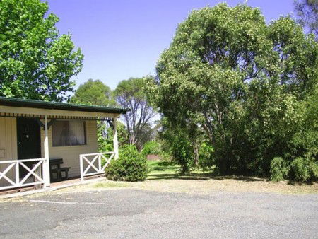 Camden Country Club Motel - Tourism Canberra 1