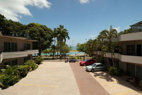 Whitsunday On The Beach - Tourism Canberra 0