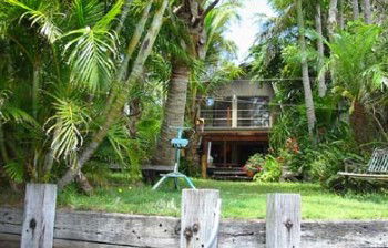 Belongil River House - Tourism Canberra 0