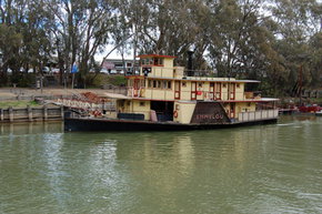 Emmylou Paddle Steamer - Tourism Canberra 0