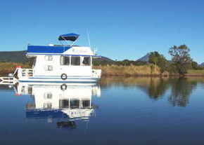Tweed River House Boats - Tourism Canberra 3