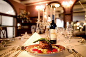 Titanic Theatre Restaurant - Tourism Canberra 3