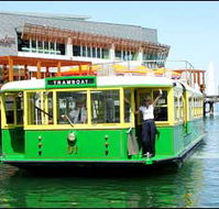 Melbourne Tramboat Cruises - Tourism Canberra