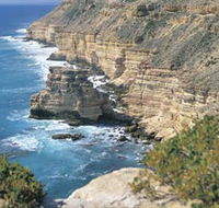 Island Rock and Natural Bridge - Tourism Canberra