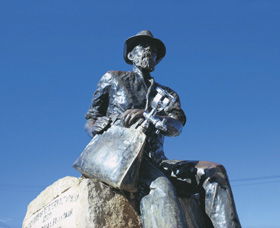 Paddy Hannans Statue - Tourism Canberra 0