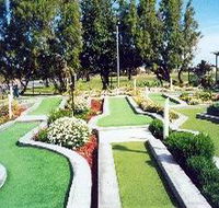West Beach Mini Golf - Tourism Canberra