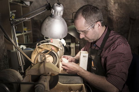 Unique Opal And Diamond Mine  - The Underground Opal Mine - Tourism Canberra 6