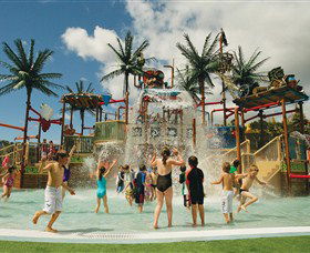 Wet 'n' Wild Water World - Tourism Canberra 0
