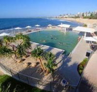 Kings Beach - Beachfront Salt Water Pool - Tourism Canberra