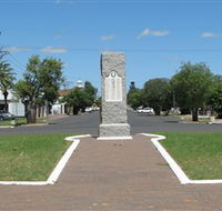 War Memorial and Heroes Avenue - Tourism Canberra