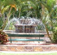 Bauer and Wiles Memorial Fountain - Tourism Canberra