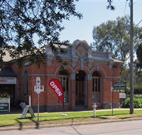 Old Post Office Seymour - Fine Art Gallery  Licensed Restaurant - Tourism Canberra