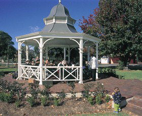 Muir House Art Gallery - Tourism Canberra 0