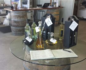 Shire Shuttle Bus  - Tourism Canberra 8