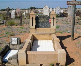 Blackall Cemetery - Tourism Canberra 1