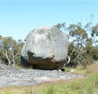 Tolmer Rocks - Tourism Canberra