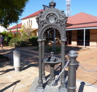 Witcombe Fountain - Tourism Canberra
