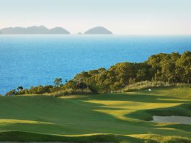 Hamilton Island Golf Club - Tourism Canberra 1