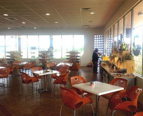 McFeeters Motor Museum And Visitor Information Centre - Tourism Canberra 4