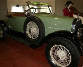 McFeeters Motor Museum And Visitor Information Centre - Tourism Canberra 6