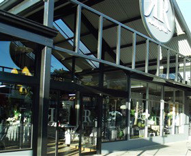 Rambling Rose - Tourism Canberra 0