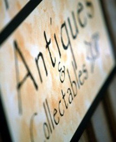 Mr Pickwicks Fine Old Books - Tourism Canberra 0