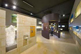 Pinnacles Desert Discovery Centre - Tourism Canberra 1