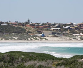 Back Beach - Geraldton - Tourism Canberra 0