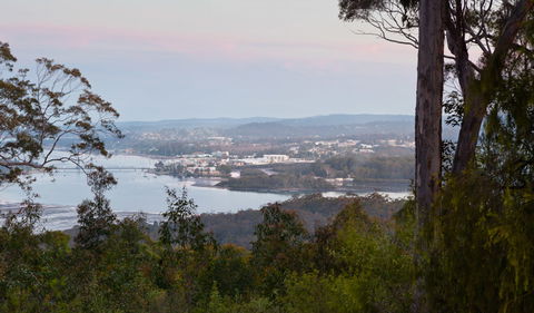 Holmes Lookout - Tourism Canberra 0