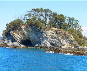 Kayaking Batemans Bay - Tourism Canberra 1
