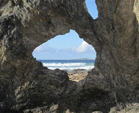 Glasshouse Rocks And Pillow Lava - Tourism Canberra 0