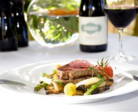 Food, Wine And Farmers Gate Journey On The Legendary Pacific Coast - Tourism Canberra 5