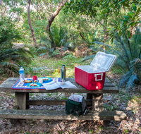 Broadwater Beach picnic area - Tourism Canberra