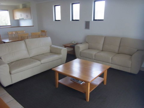 Margarets Beach Resort - Tourism Canberra 2