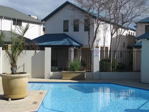 Margarets Beach Resort - Tourism Canberra 4