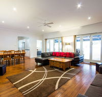 The Retreat Port Stephens - Tourism Canberra