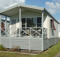 Belmont Pines Lakeside Holiday Park - Tourism Canberra