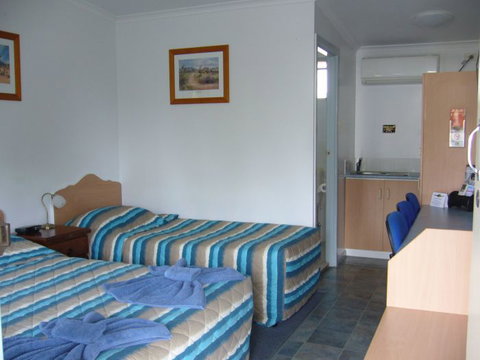 Kings Motor Inn And Steakhouse - Tourism Canberra 2