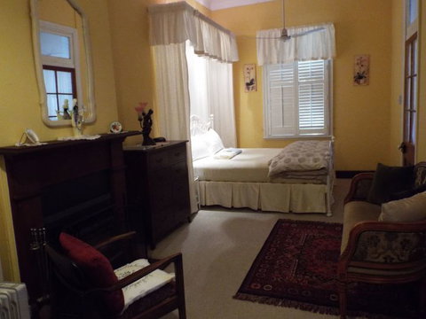 Guy House Bed And Breakfast - Tourism Canberra 0