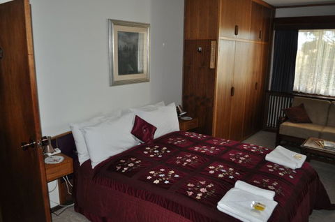 Sages Haus Bed And Breakfast - Tourism Canberra 5