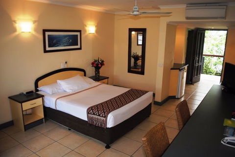 Bay Village Tropical Retreat - Tourism Canberra 0