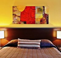 Governor Macquarie Motor Inn - Tourism Canberra