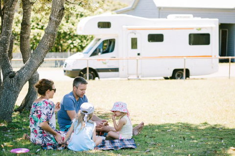 Britz Campervan 4WD And Car Rentals - Tourism Canberra 1